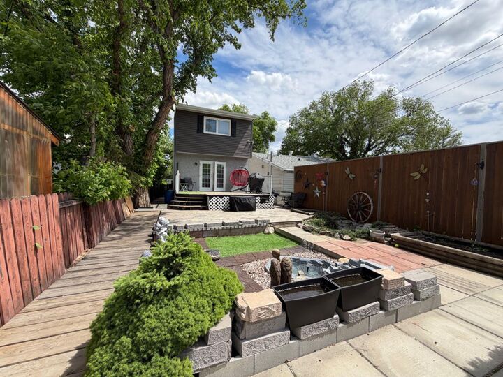 Property Photo: 517 5 Street E AB T0J 0Y4