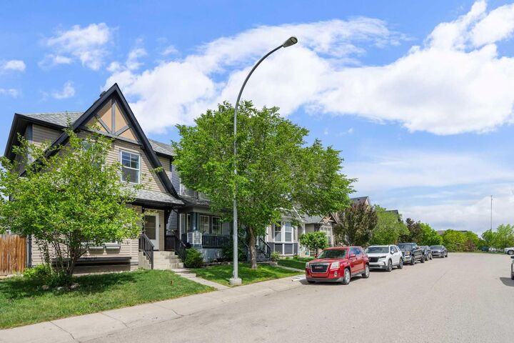 Property Photo:  72 New Brighton Common SE  AB T2Z 0T9 