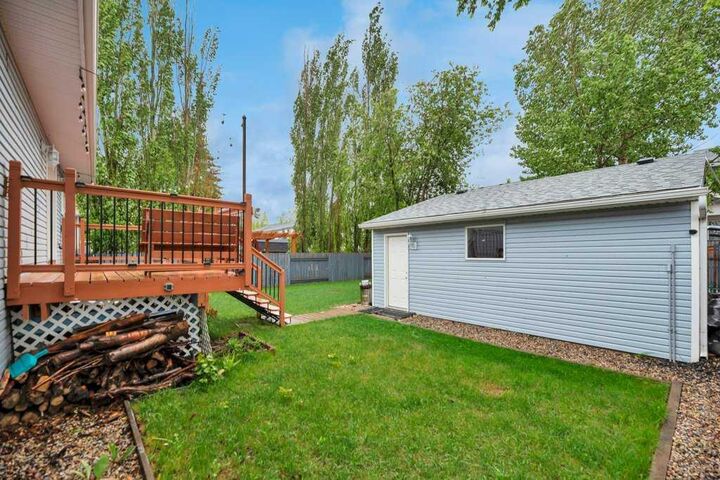Property Photo:  119 Strathaven Crescent  AB T1P 1M2 