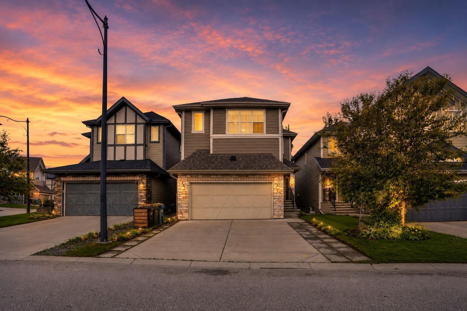 Property Photo:  22 Sherwood Road NW  AB T3R 0N8 