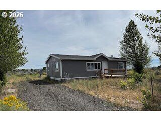 Property Photo: 58282 Maple Circle Rd OR 97641