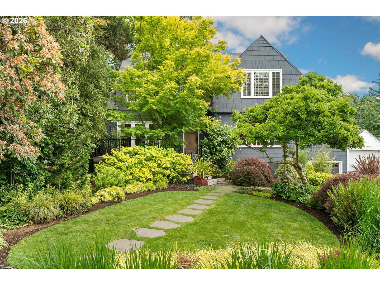 Property Photo:  3570 SW Council Crest Dr  OR 97239 