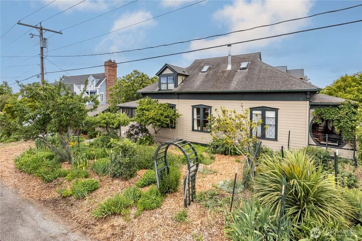 Property Photo: 538 Adams Street WA 98368