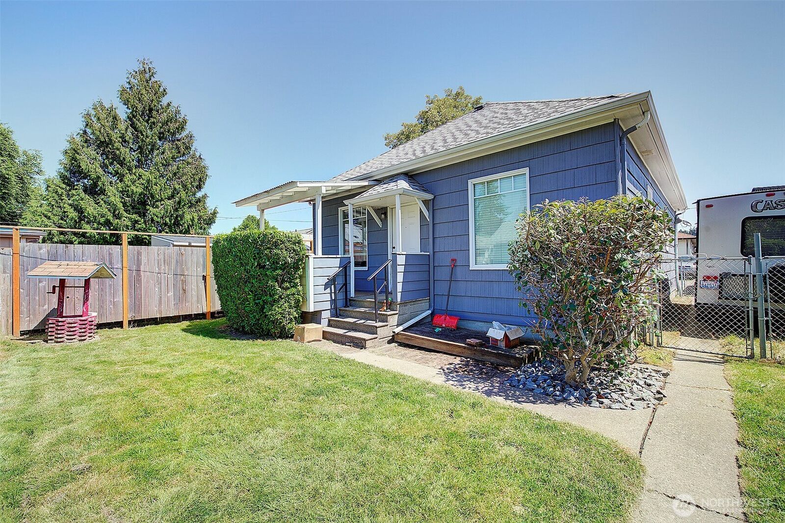 Property Photo:  320  Williams Avenue N  WA 98057 