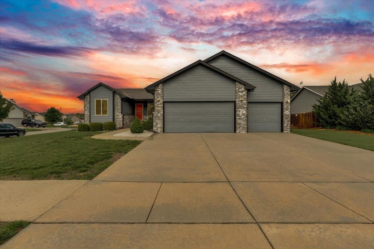 Property Photo: 3212 N Whittier St KS 67037