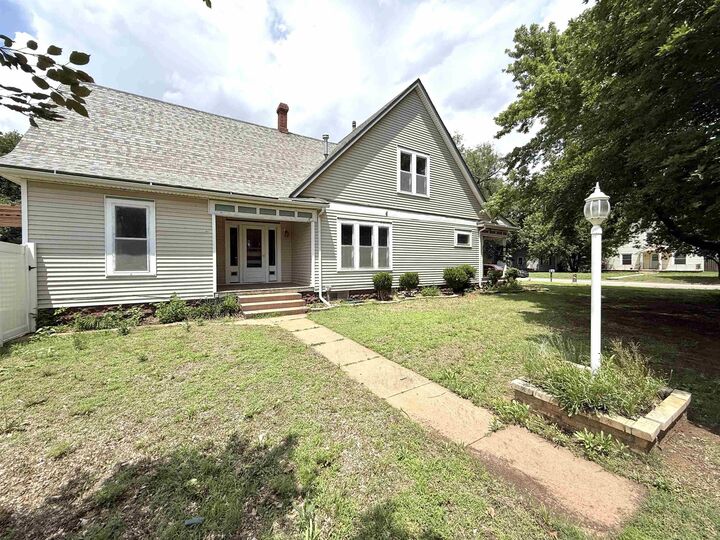 Property Photo:  202 N Madison Ave  KS 67003 