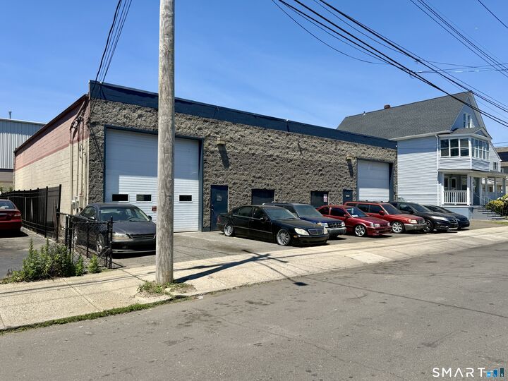 Property Photo:  70 Elizabeth Street  CT 06610 
