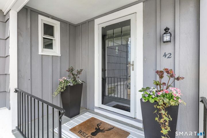 Property Photo:  