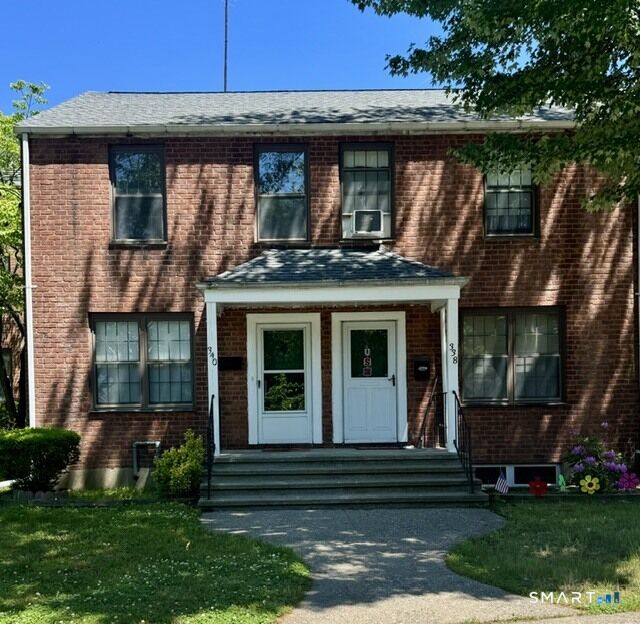 Property Photo:  