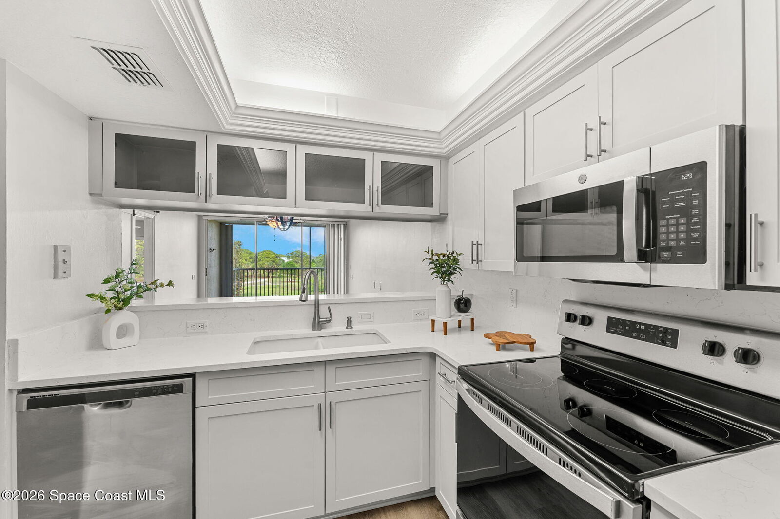 Property Photo:  1420 Huntington Lane  FL 32955 