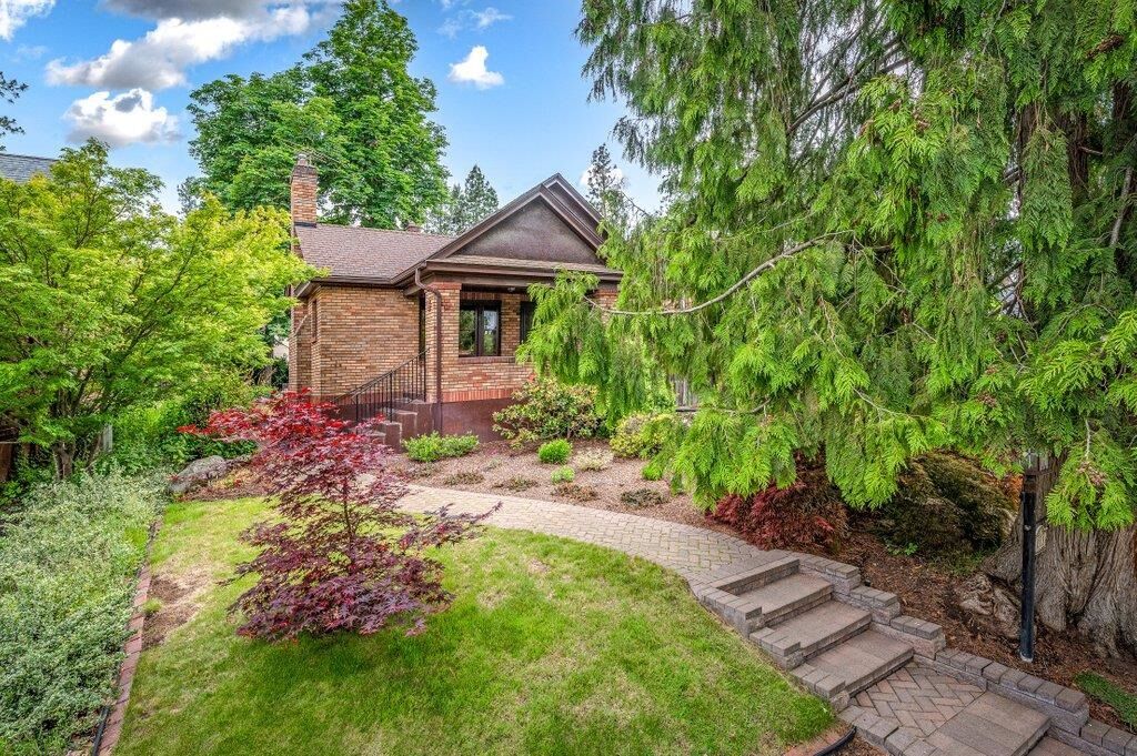 Property Photo:  1213 W 20th Ave  WA 99203 