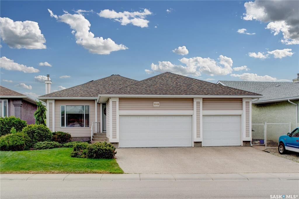 Property Photo: 3511 Bishop Crescent E SK S4Z 1A6