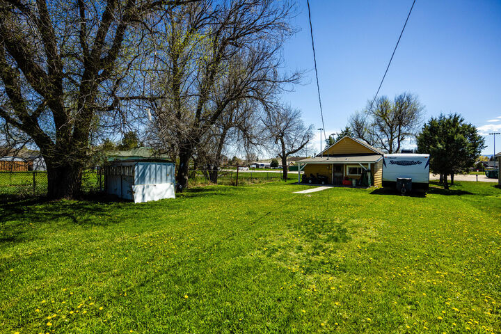 Property Photo: 561 E 7th Street WY 82801