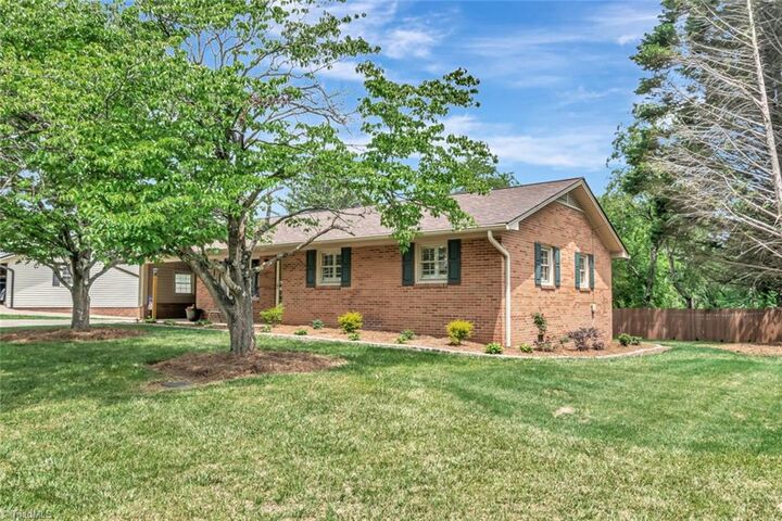 Property Photo:  201 Oakwoods Lane  NC 28697 