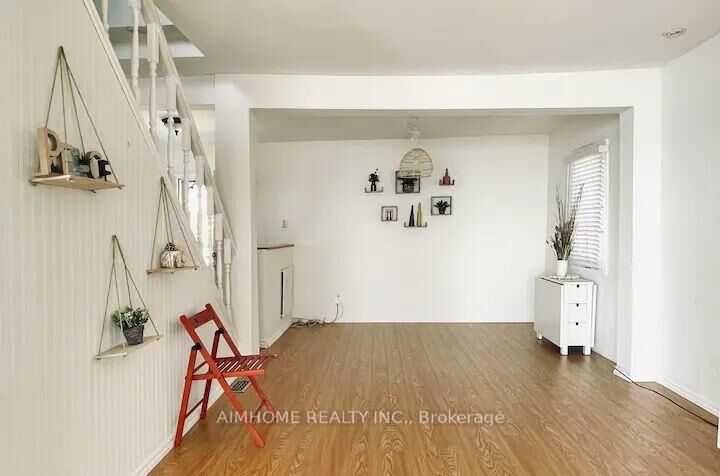 59 Muskoka Avenue — photo 1