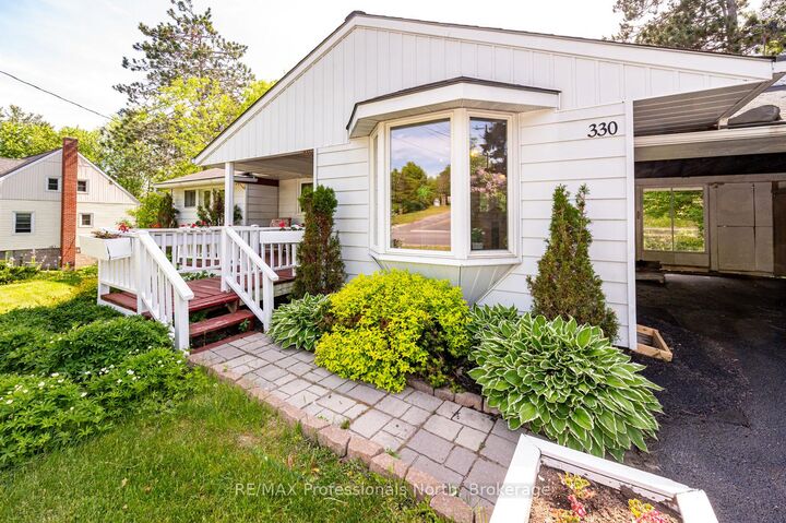 330 Manitoba Street — photo 1