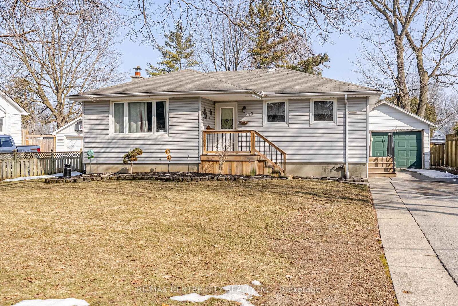 Property Photo: 29 York Street ON N5H 2G8