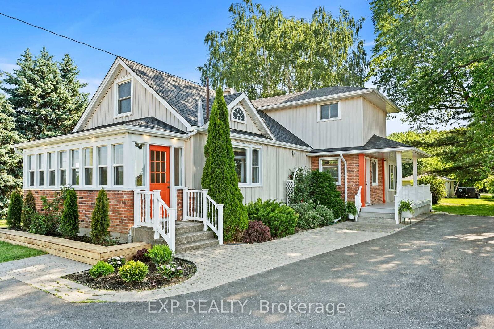 Property Photo: 1602 Third Street ON L2R 6P9