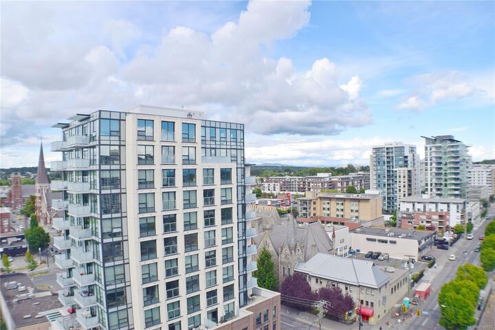 Property Photo:  845 Johnson St #1401  BC V8W 0G3 