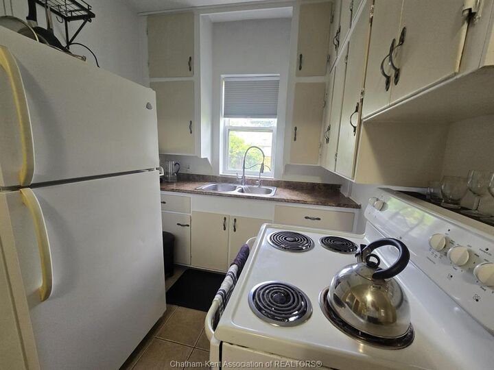 Property Photo: 263 Delaware Avenue ON N7L 2W7