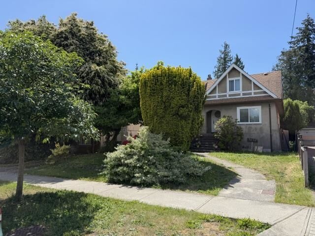 Property Photo: 7079 Waverley Avenue BC V5J 4A4