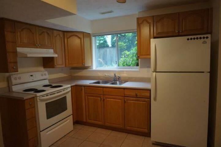 Property Photo:  122 Linden Court Lower  BC V3H 5C2 