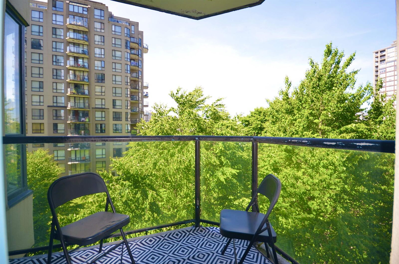 Property Photo:  828 Agnes Street 505  BC V3M 6R4 
