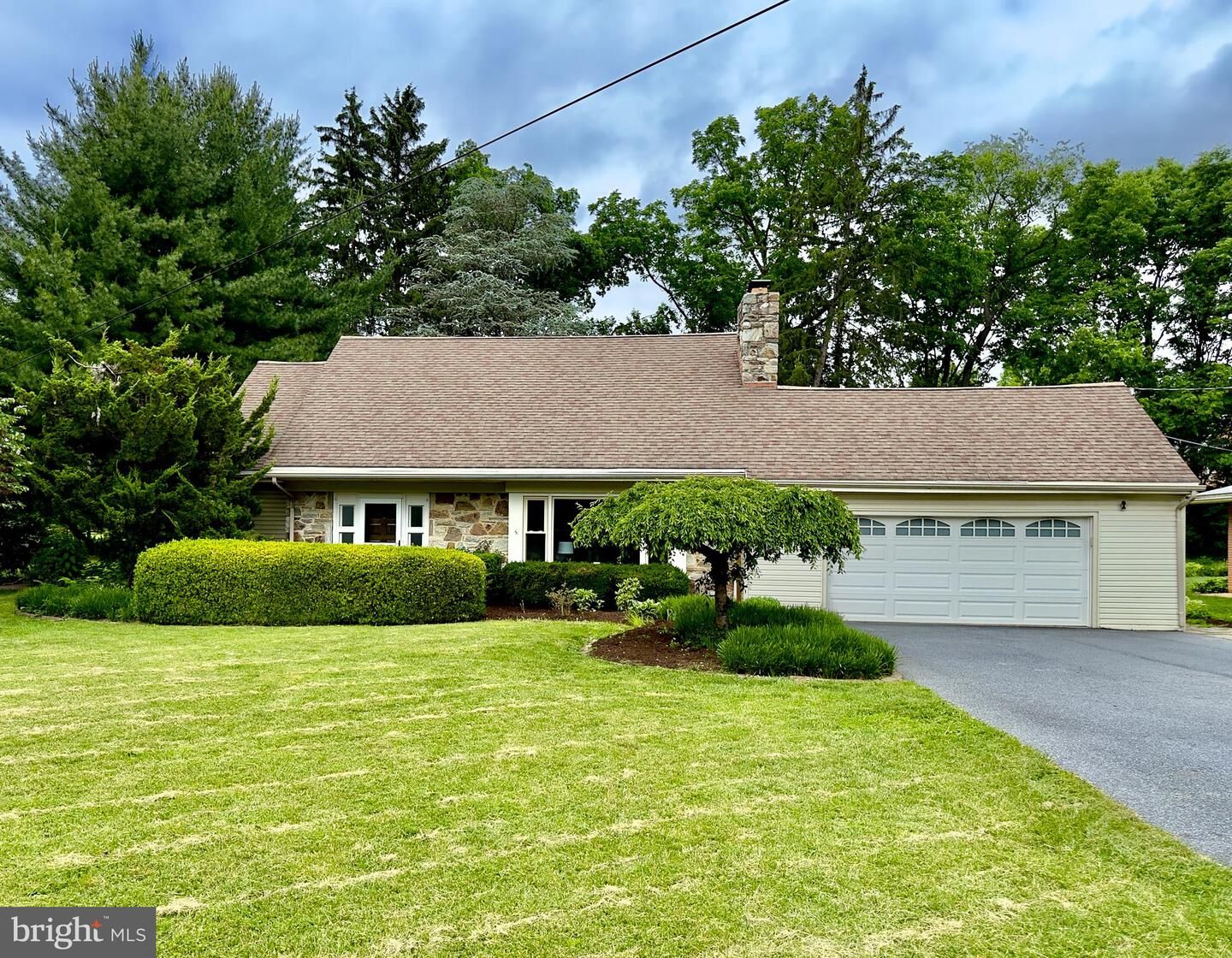 Property Photo: 1429 Sunset Drive PA 17601