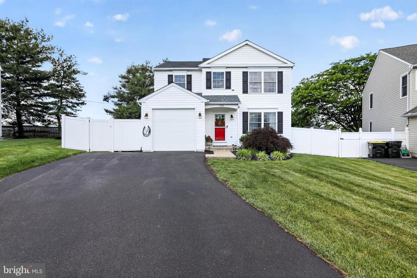 Property Photo:  536 Whitford Circle  PA 18969 