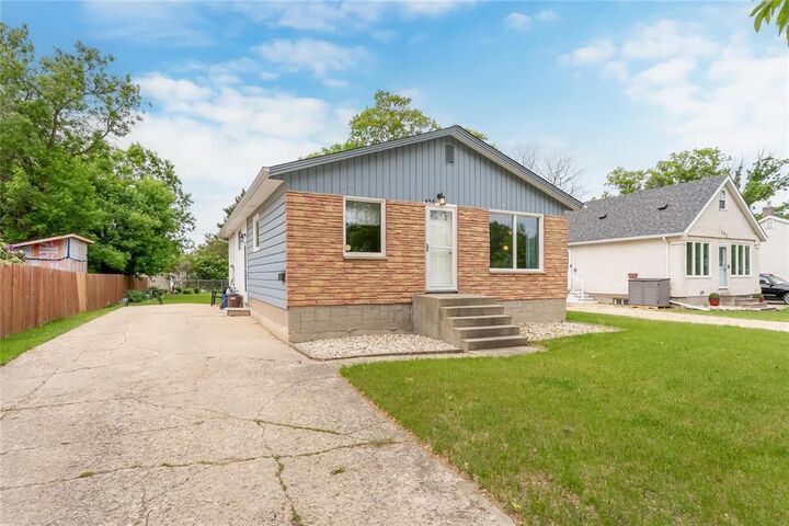 Photo de la propriété:  436 Rosser Avenue  MB R1A 0R1 
