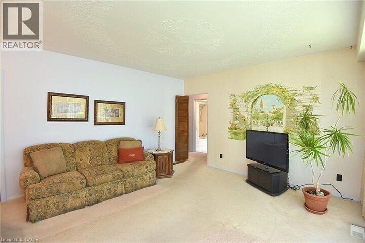 Property Photo:  19 Gildea Street  ON L8V 2G6 