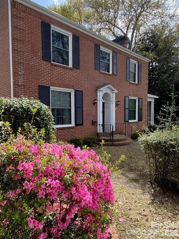 Property Photo:  105 Brent Street  NC 28170 
