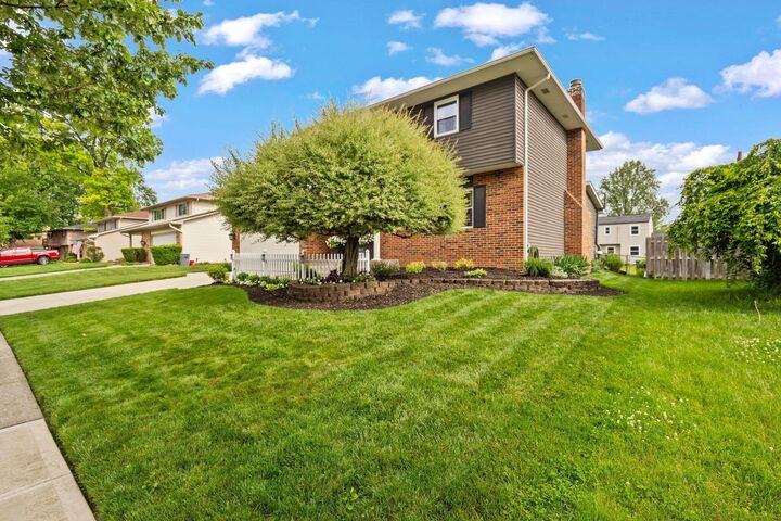 Property Photo: 2166 Blackoak Avenue OH 43229