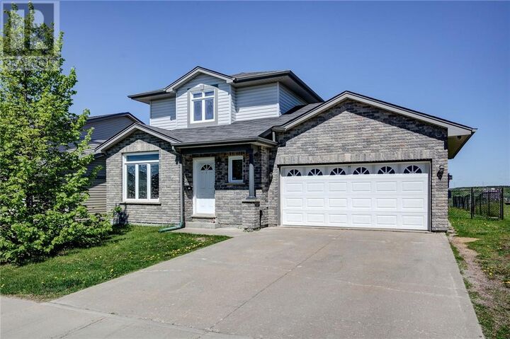 Property Photo: 74 Sunrise Ridge Drive ON P3B 0A9