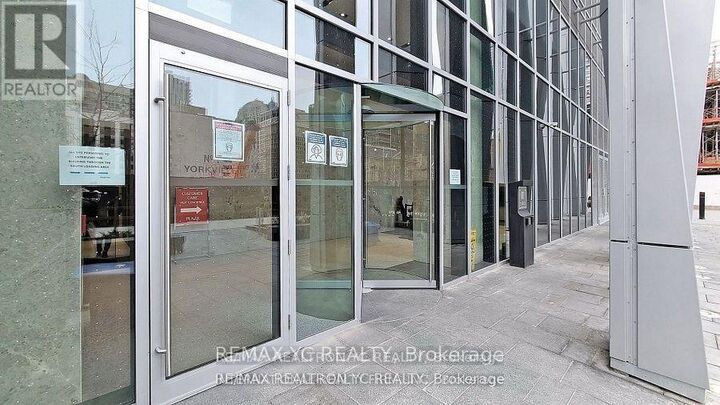 Property Photo:  1 Yorkville Avenue 710  ON M4W 0B1 