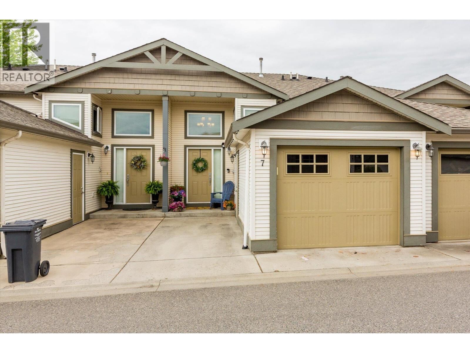 Property Photo:  225 Glen Park Drive 7  BC V1V 2X5 