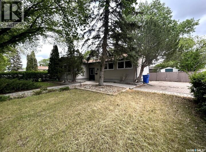 Property Photo:  901 Shannon Road  SK S4S 5K3 