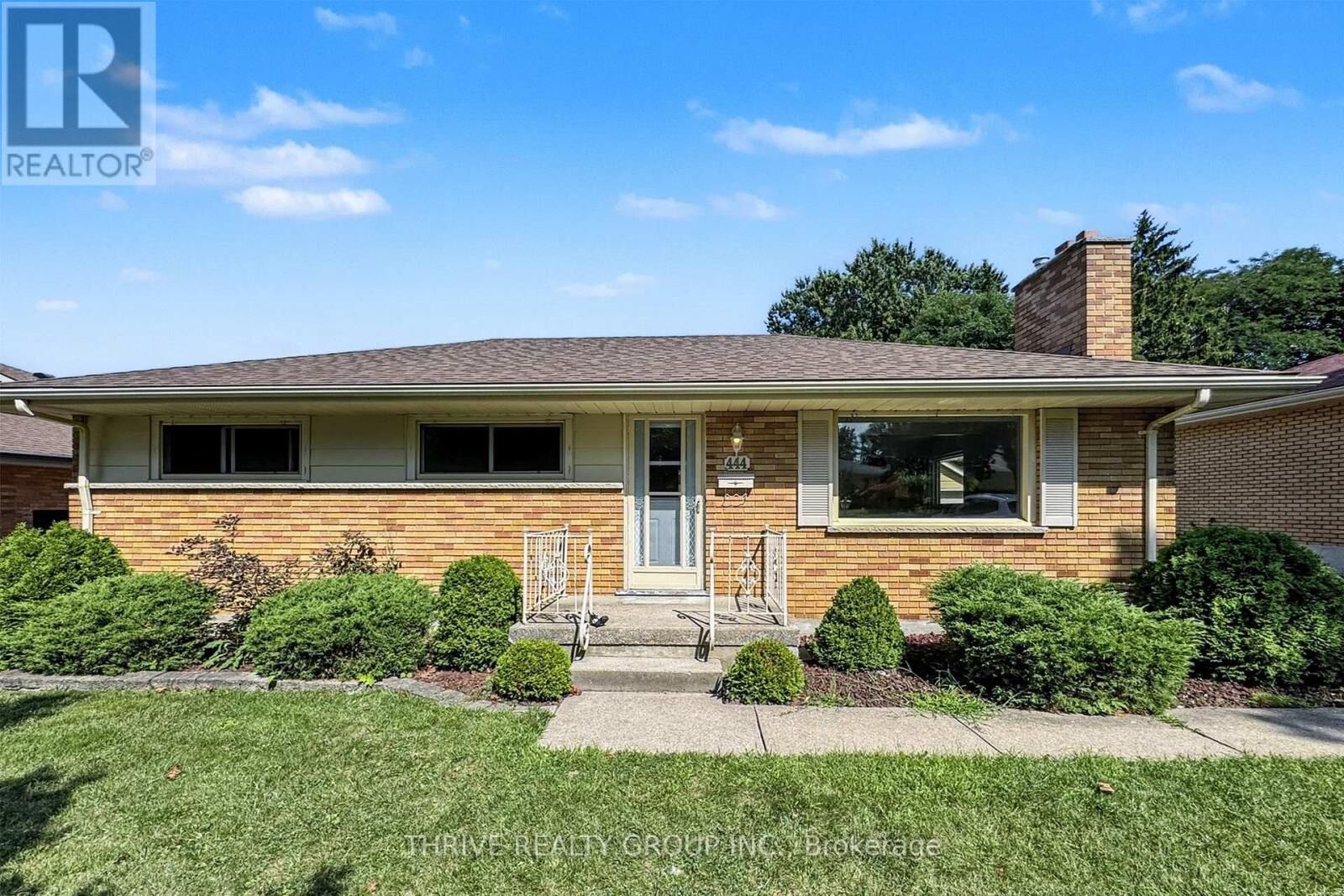 Property Photo: 444 Ridgewood Crescent Lower ON N6J 3H5