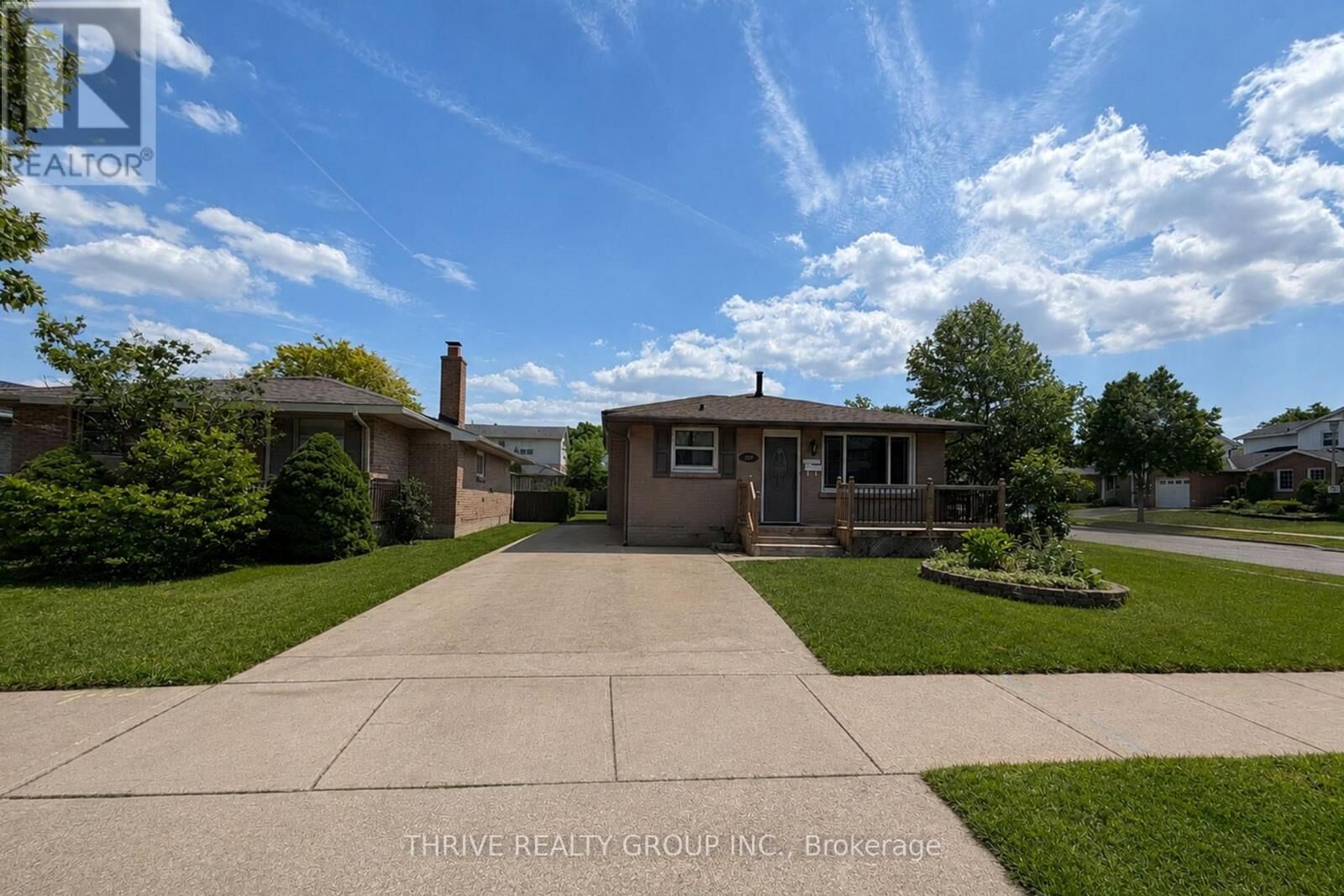 Property Photo:  727 Millbank Drive Lower  ON N6E 1Y7 