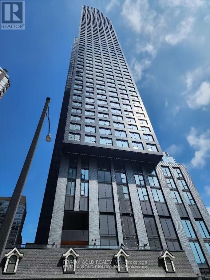 Property Photo:  8 Wellesley Street 5505  ON M4Y 0J5 
