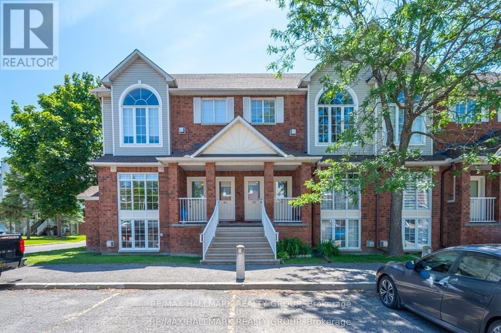 Property Photo: 82 Briston Private ON K1G 5P6