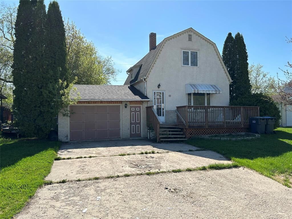 Property Photo: 12 Poplar Street MB R0E 1M0