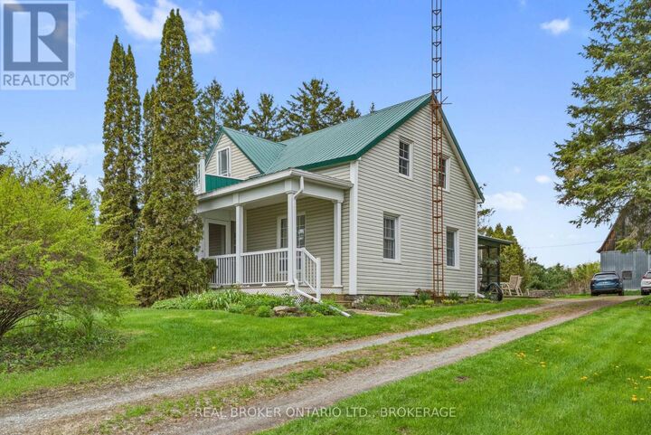 Property Photo: 18973 Paragon Road ON K6H 5R5