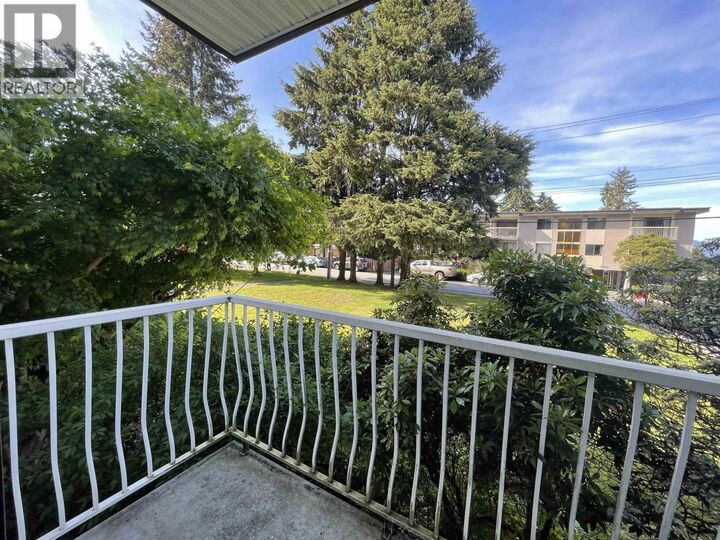 Photo de la propriété:  5127 Irving Street 101  BC V5H 1T6 