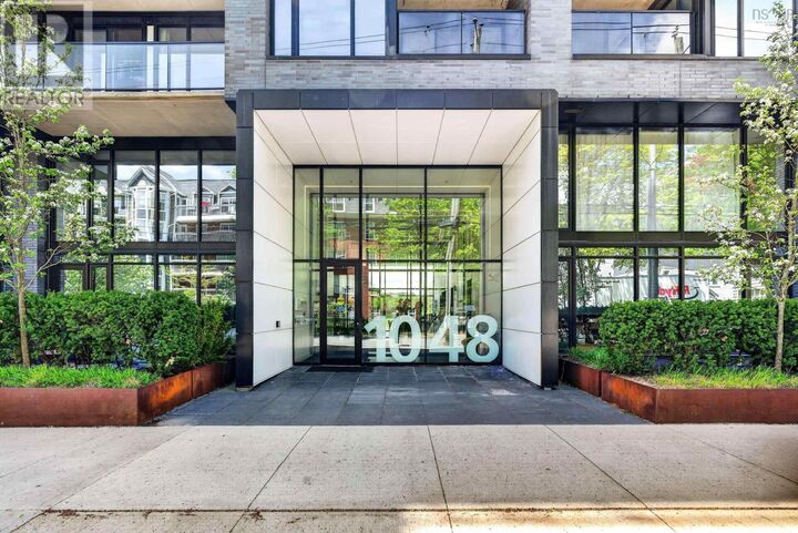 1048 Wellington Street 401 — photo 1
