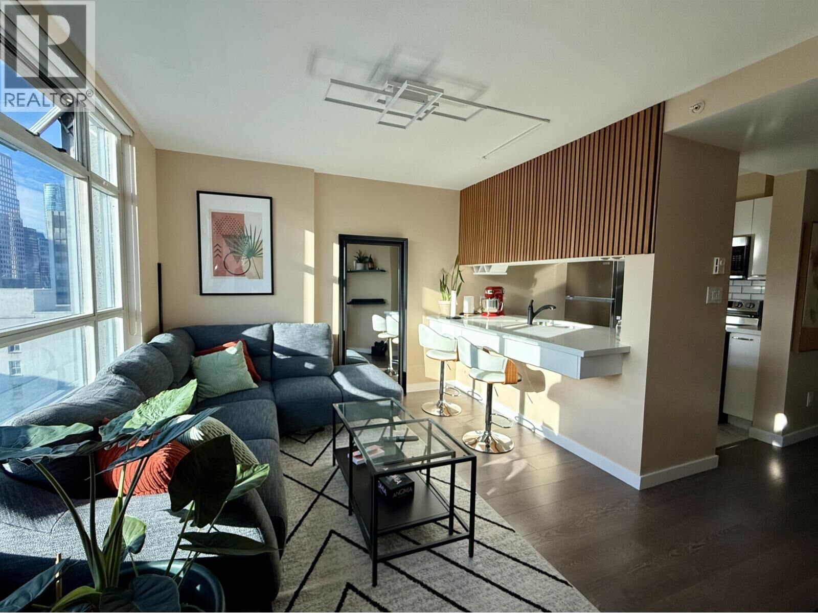 Property Photo:  438 Seymour Street 1701  BC V6B 6H4 