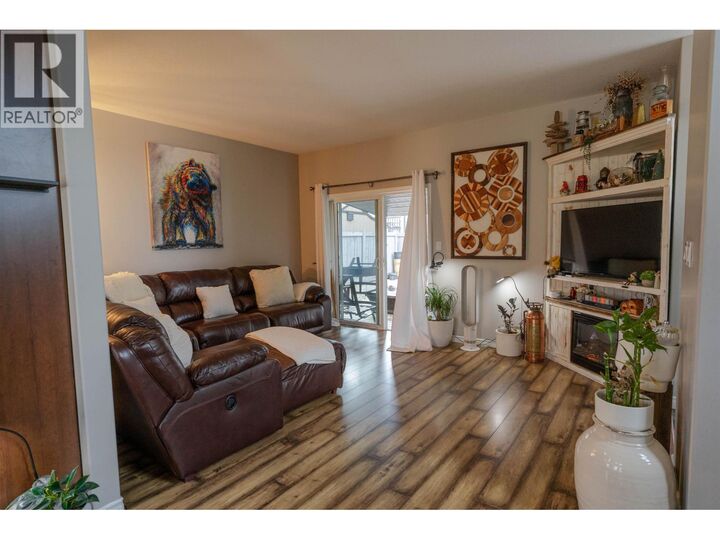 Photo de la propriété: 8803 113 Avenue BC V1J 0E2