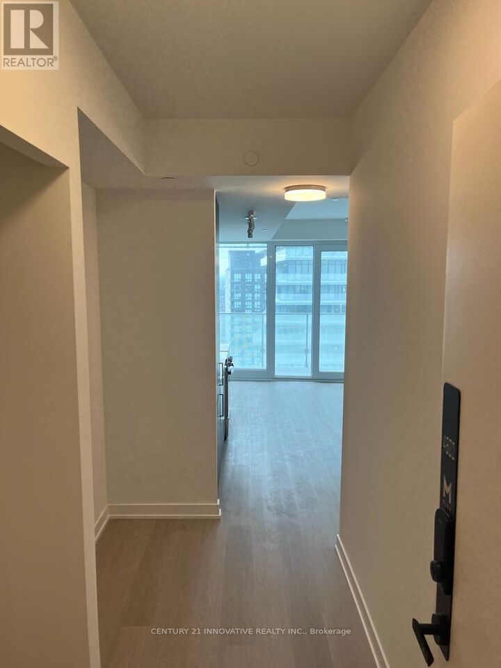 Property Photo: 3883 Quartz Road North 4802 ON L5B 0M4