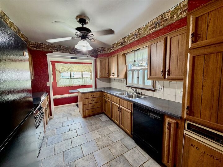 Property Photo: 1000 Lynn Drive IL 62401