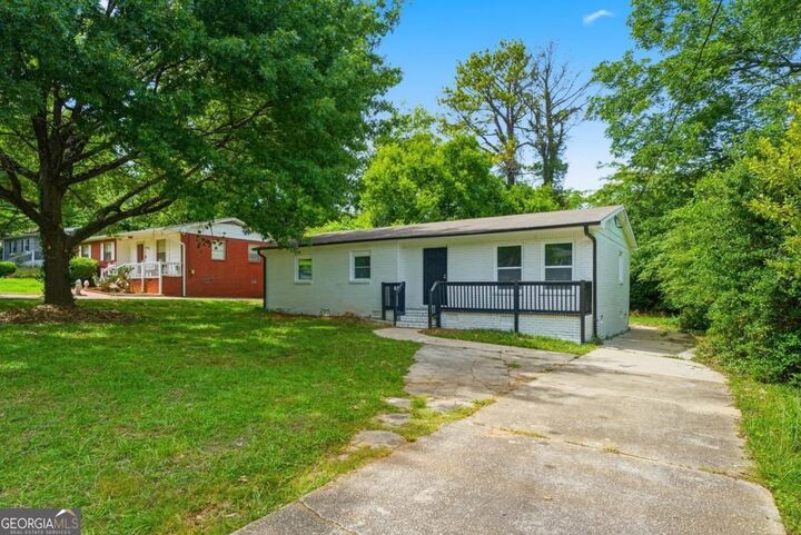 Property Photo: 1929 Bandera Drive GA 30032